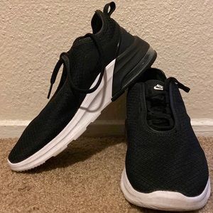 Nike Women's Air Max Motion 2 Black White Running Shoes AO0352-007 Size 6
